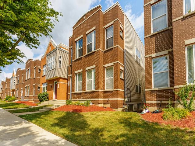 Condo for sale in Beat 2515, Chicago