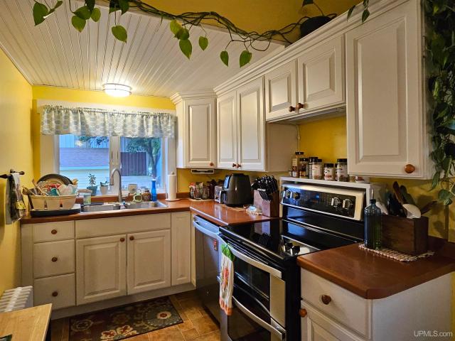 House for sale in Houghton, Michigan