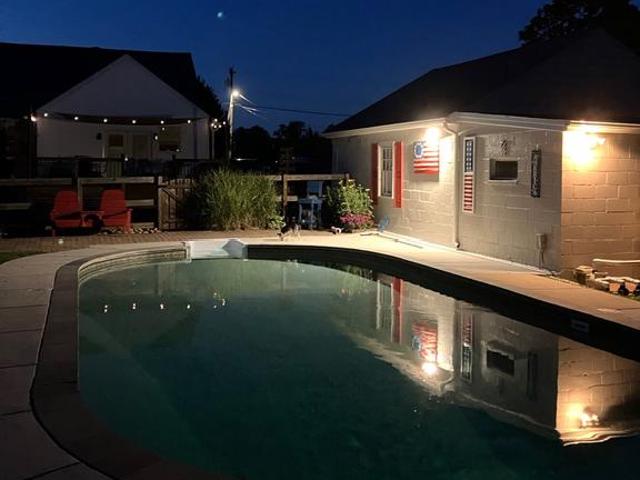 House for sale in Hydes