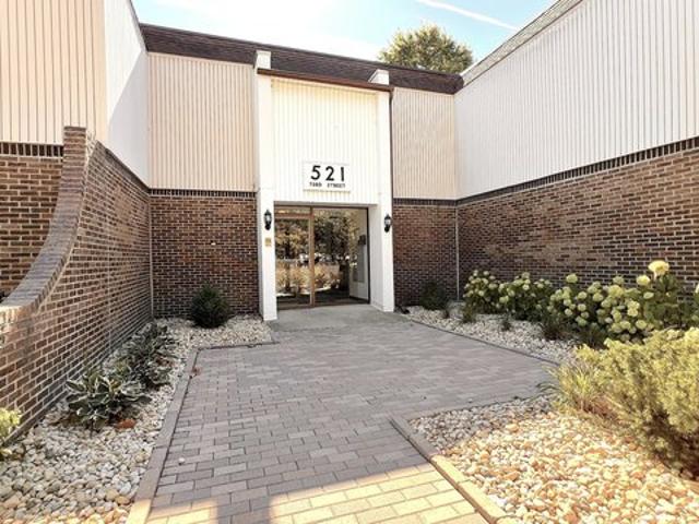 Condo for sale in Downers Grove, DuPage County
