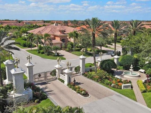 Condo for sale in Naples, Florida
