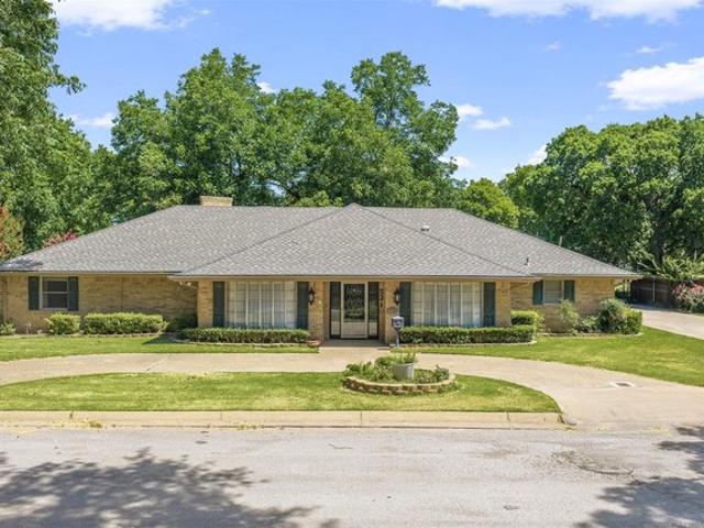 House for sale in Marietta, Love County