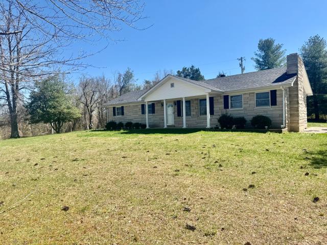 House for sale in Irvine, Kentucky
