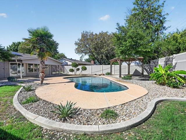 House for sale in Crowley, Tarrant County