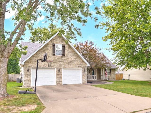 House for sale in Vineyard Heights, Republic