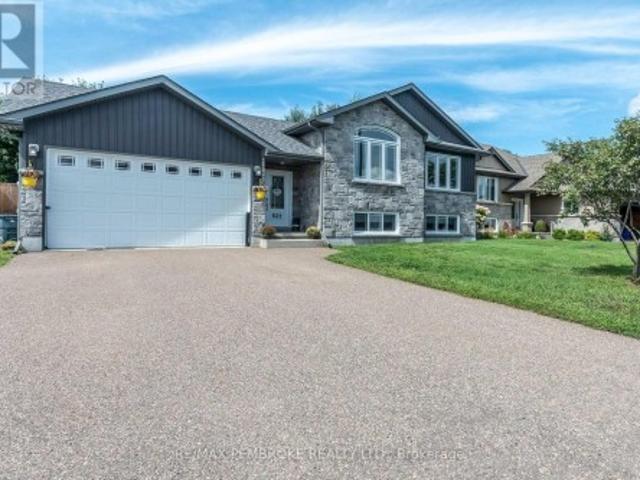 House for sale in Renfrew, Ontario