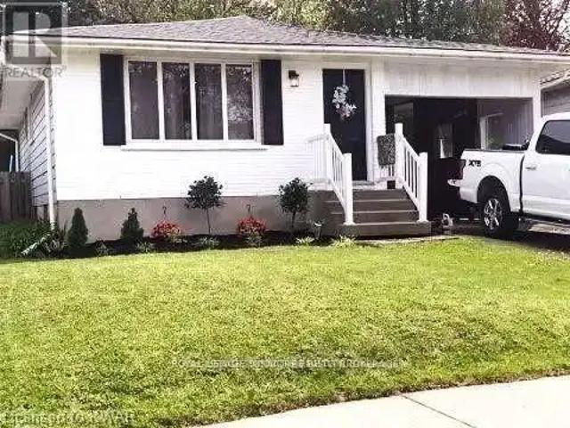 House for rent in Lakeshore Village, Waterloo
