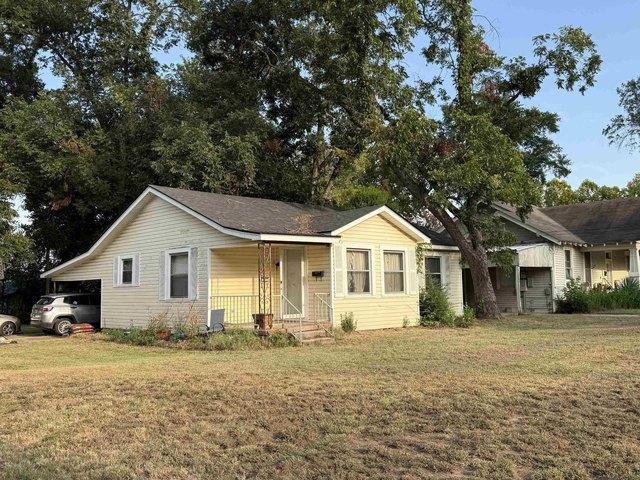 House for sale in Gilchrist, Texas