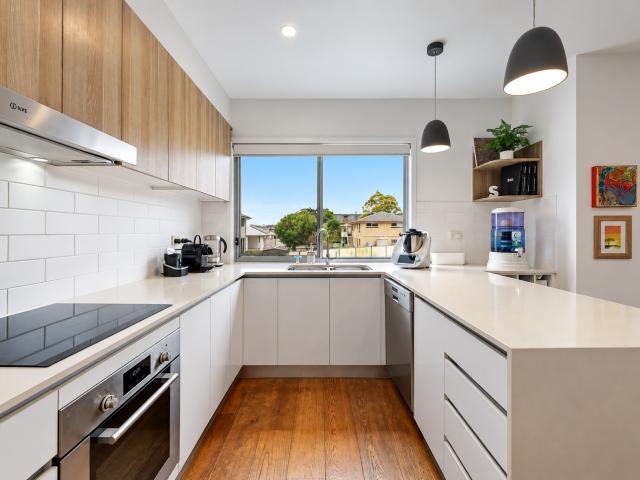 Apartment for rent in Cannon Hill, Greater Brisbane