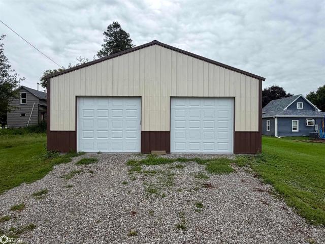 House for sale in Grinnell, Poweshiek County