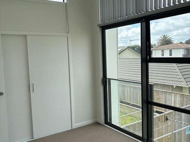Townhouse for rent in Tītahi Bay, Porirua