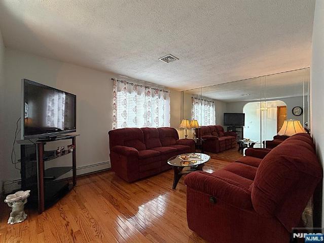 House for sale in Lyndhurst, New Jersey