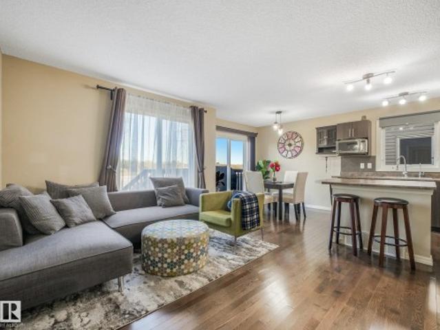 House for sale in Charlesworth, Edmonton