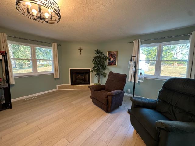 House for sale in Diamond, Newton County