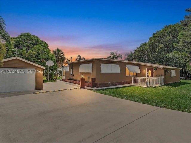 House for sale in Dania, Florida