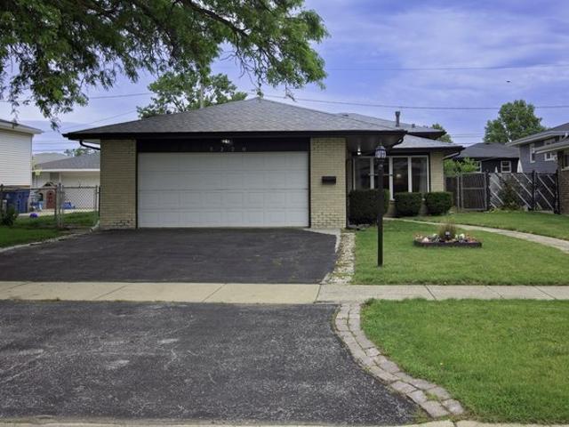 House for sale in Crestwood, Illinois