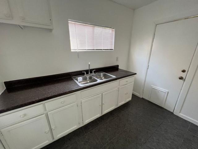 Apartment for rent in Canoga Park, California