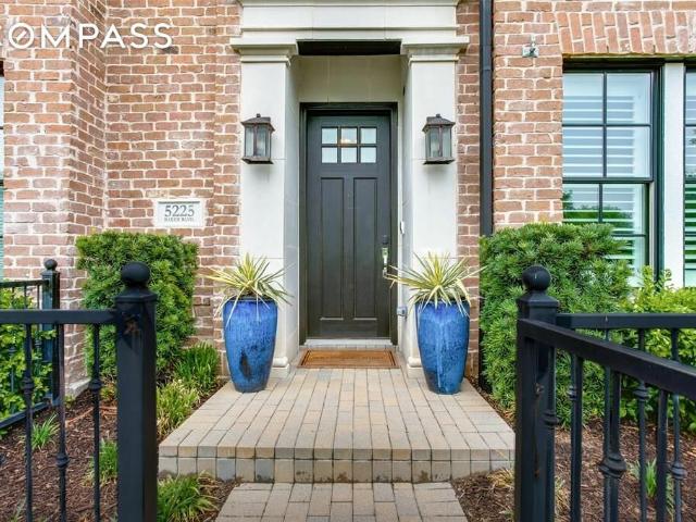 Townhouse for rent in Irving