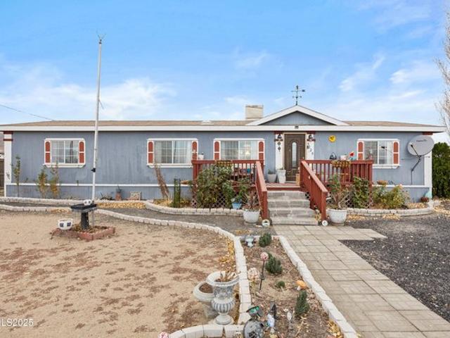 House for sale in Silver Springs, Nevada