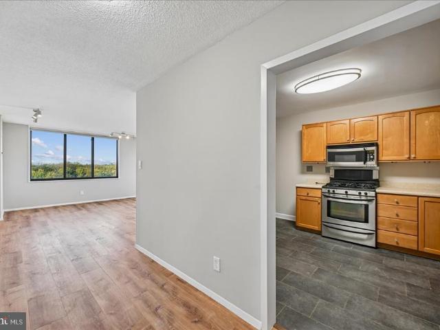 Condo for sale in Pooks Hill, Bethesda