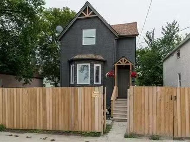 House for sale in East St. Paul, Manitoba
