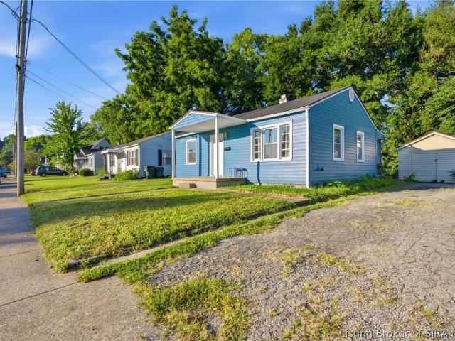 House for sale in Jeffersonville, Indiana
