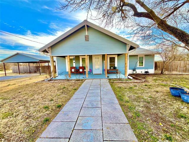 House for sale in Hamilton, Texas