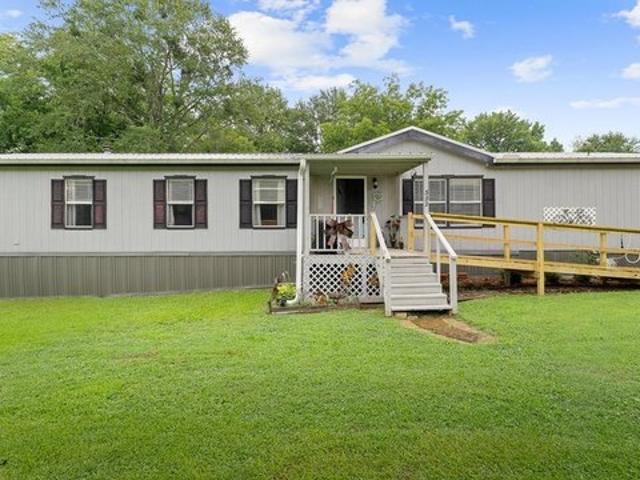 House for sale in Maud, Texas