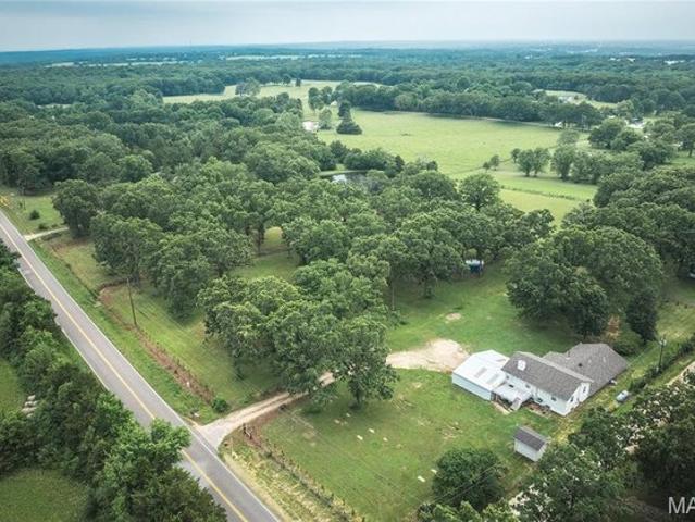 House for sale in Bourbon, Missouri