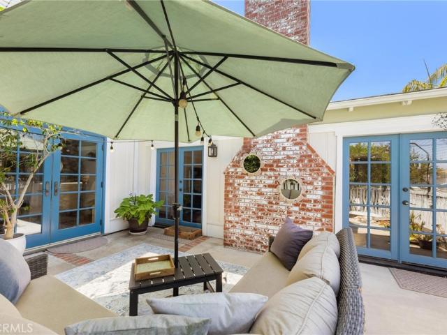 House for sale in Tree Section, Manhattan Beach