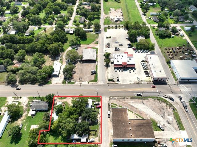 Commercial for sale in Cuero