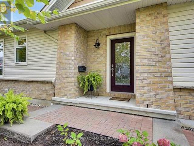 House for sale in Riverside South-Findlay Creek, Ottawa