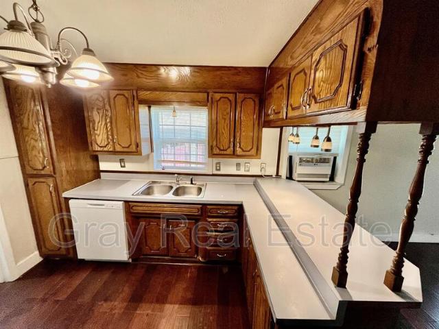 House for rent in Ada