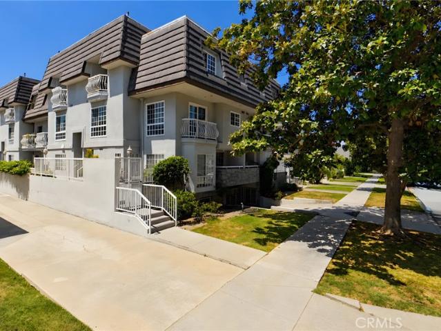 Townhouse for sale in Glendale, California