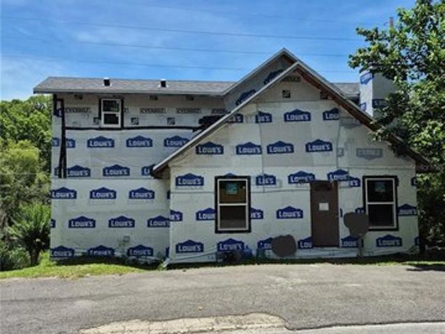 House for sale in De Leon Springs, Florida
