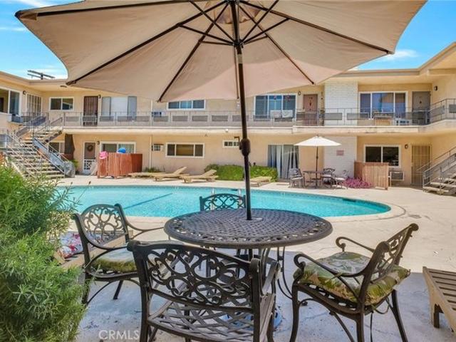 Condo for sale in Canoga Park, California