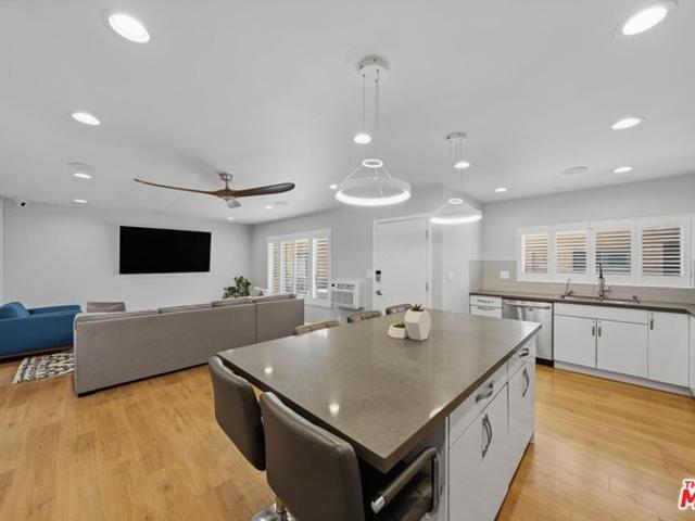 Condo for sale in Los Angeles, Los Angeles County
