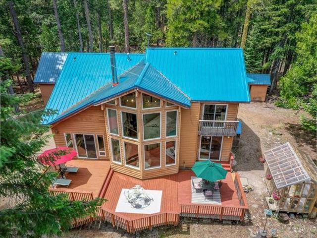House for sale in Weed, California
