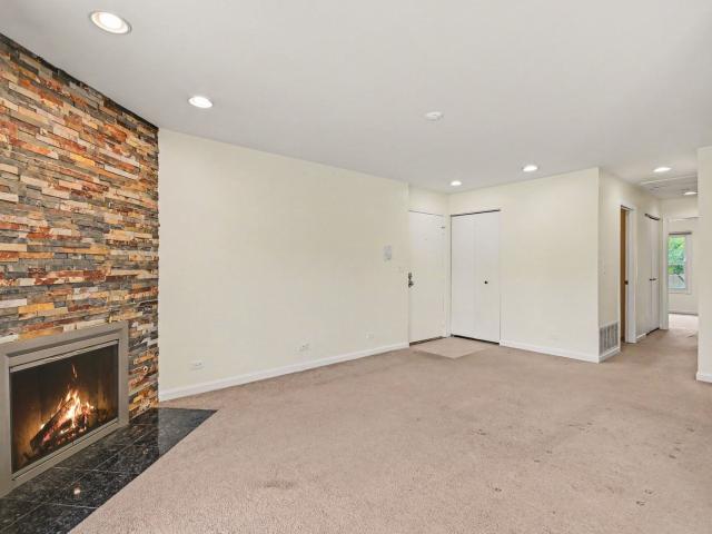 Condo for sale in Gurnee, Illinois