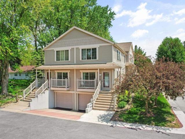 Townhouse for sale in Middleton