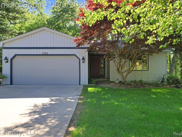 House for sale in Hamburg, Michigan