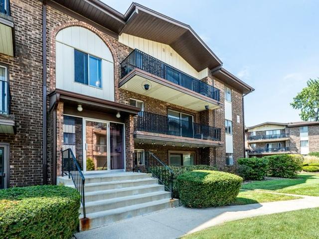 Condo for sale in Crestwood, Illinois