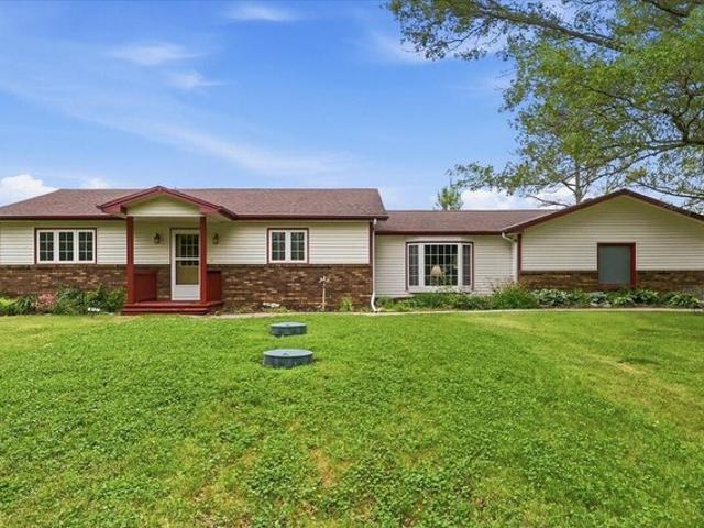 House for sale in Henderson, Iowa