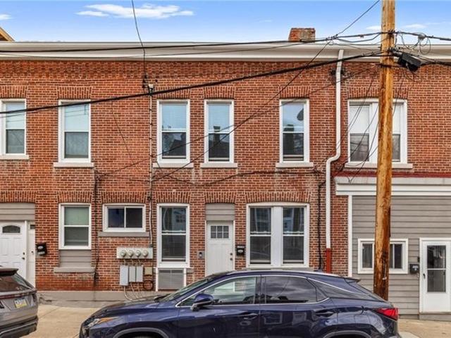 House for sale in Pittsburg, Pennsylvania