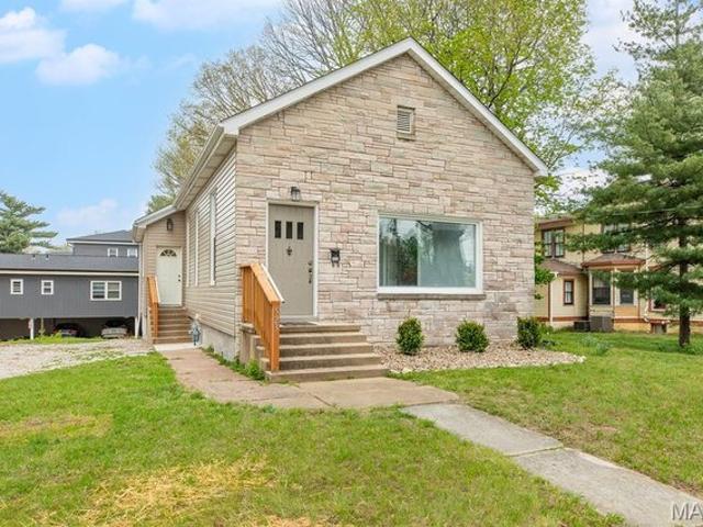 House for sale in Edwardsville, Illinois