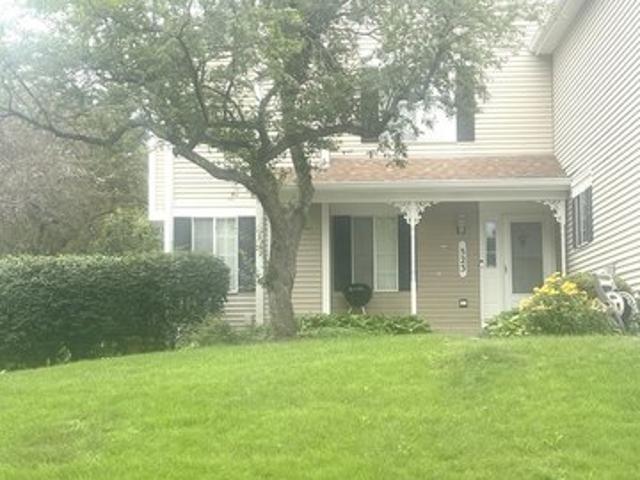 Townhouse for sale in South Elgin, Illinois
