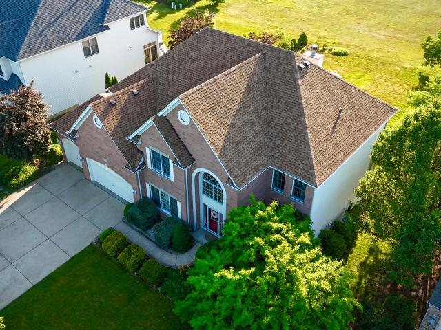 House for sale in North Aurora, Illinois