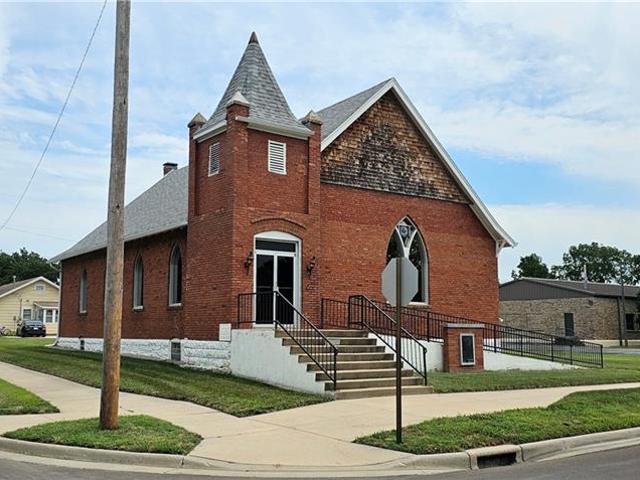 Commercial for sale in Iola
