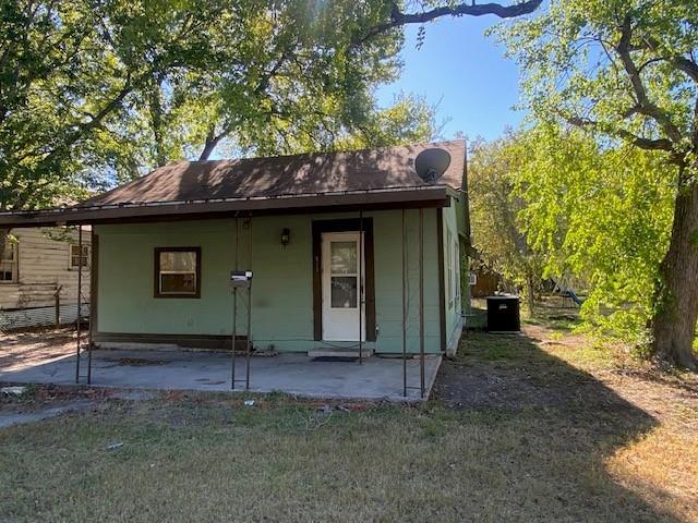 House for sale in Lockhart, Caldwell County