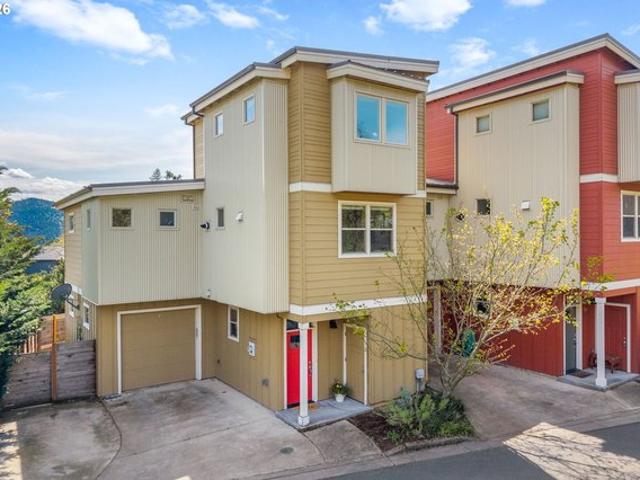 Townhouse for sale in White Salmon, Washington